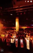 FlowBack「Come A Long Way」ミュージックビデオのワンシーン。