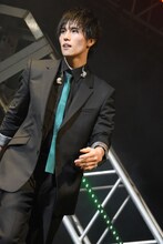 “カッコいい”歩き方を披露するHIROKI。