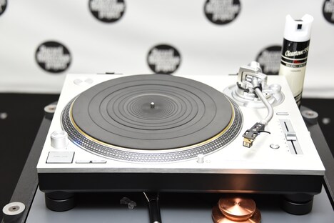 テクニクスSL-1200Gの実機。