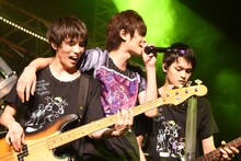 左からHIROKI、HAMA、GORO。