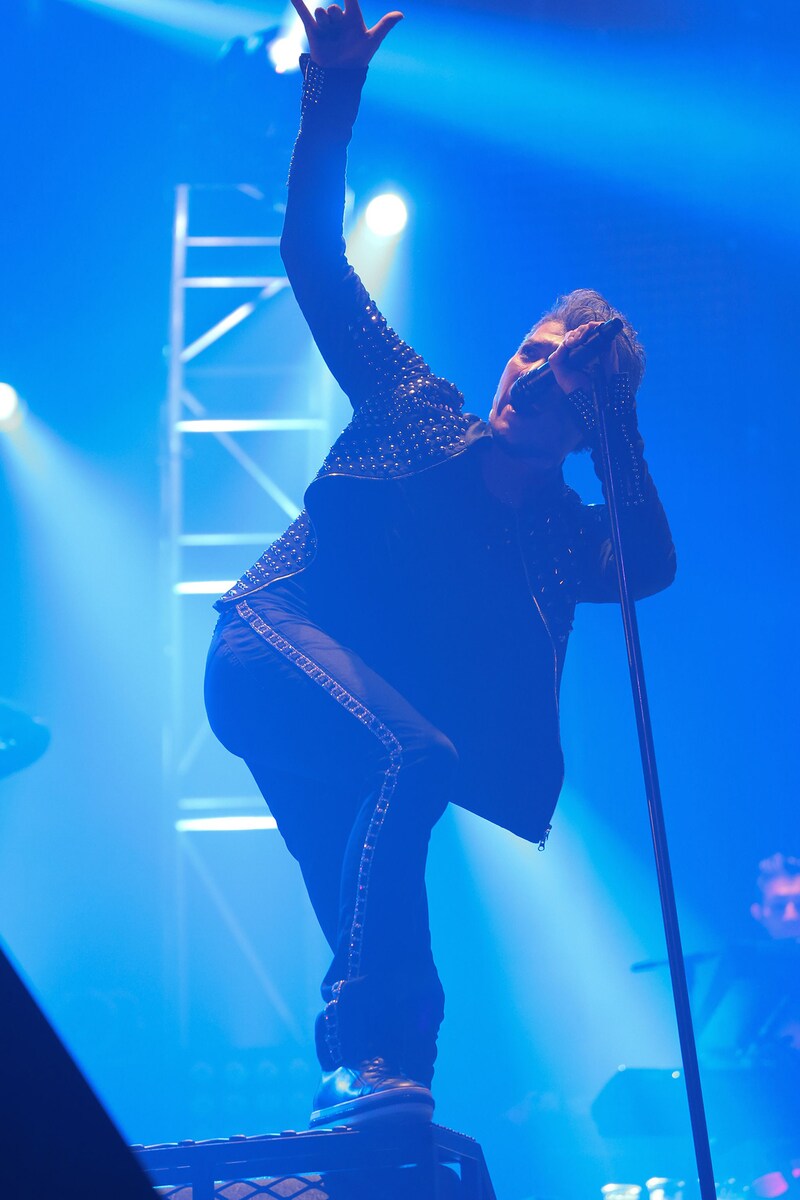 吉川晃司「KIKKAWA KOJI Live 2016 "WILD LIPS" TOUR」東京・東京体育館公演の様子。（Photo by Shigeru Toyama）