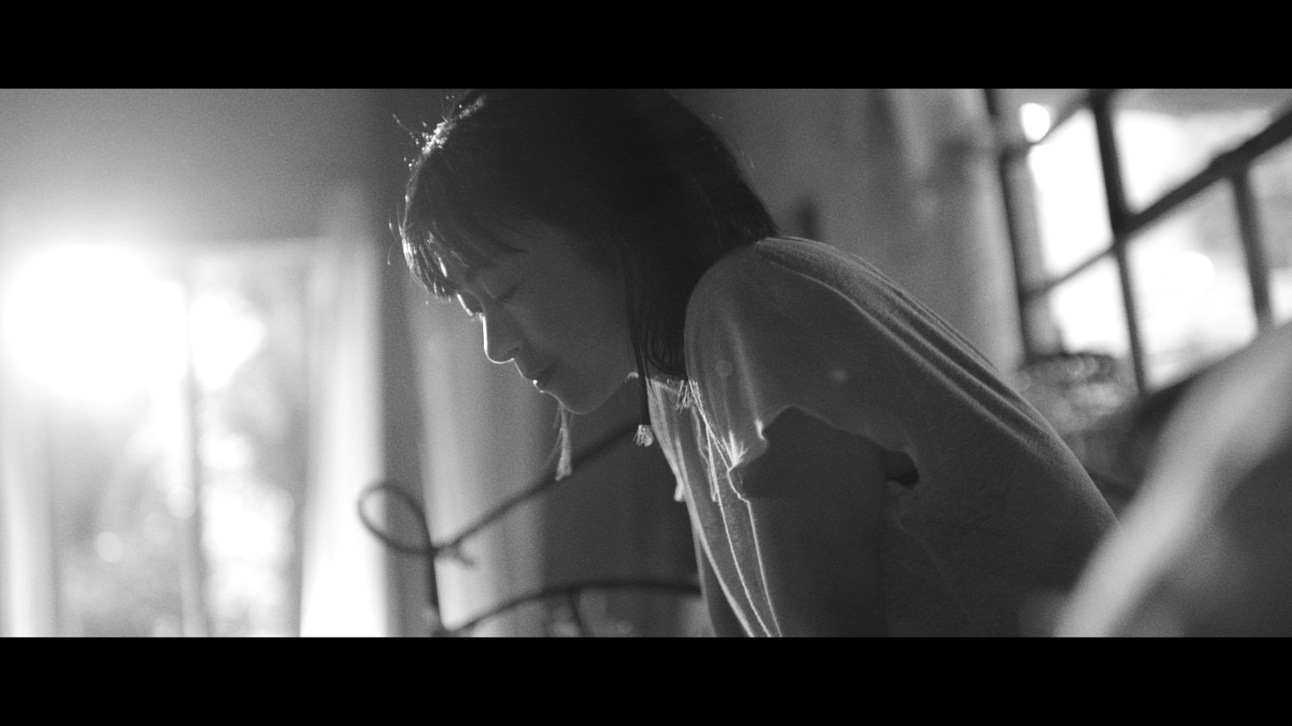 宇多田ヒカル「花束を君に」ミュージックビデオのワンシーン。
