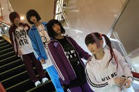 ゆるめるモ！「めんどいしんどいPUNKするか」ミュージックビデオのワンシーン。