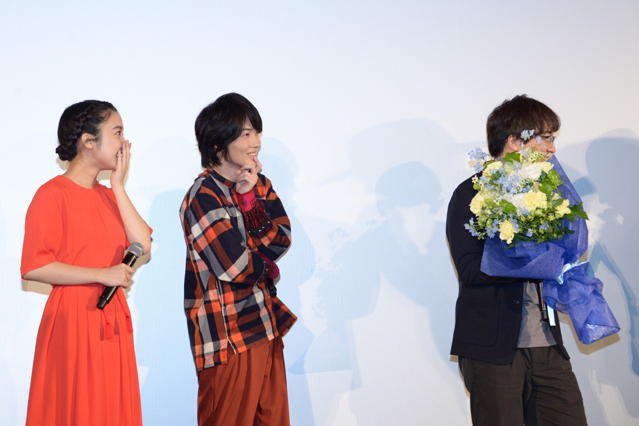 野田洋次郎（RADWIMPS）が「歌いたい」と言い出し、驚く上白石萌音、神木隆之介、新海誠。
