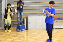 チャレンジが成功した瞬間の（左から）ユースケ、カイ。