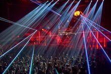 GRANRODEO「GRANRODEO LIVE TOUR 2016 TREASURE CANDY」愛知・Zepp Nagoya公演の様子。（撮影：新澤和久）