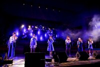 Little Glee Monster「ガオフェス2016～リトグリサマーキャンプ」東京・日比谷野外大音楽堂講演の様子。