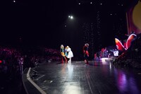 きゃりーぱみゅぱみゅ「スカパー！SUPER LIVE “KPP 5iVE YEARS PREMIUM LIVE in HAWAII”」の様子。