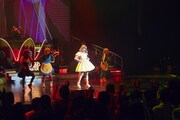 きゃりーぱみゅぱみゅ「スカパー！SUPER LIVE “KPP 5iVE YEARS PREMIUM LIVE in HAWAII”」の様子。