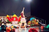 きゃりーぱみゅぱみゅ「スカパー！SUPER LIVE “KPP 5iVE YEARS PREMIUM LIVE in HAWAII”」の様子。