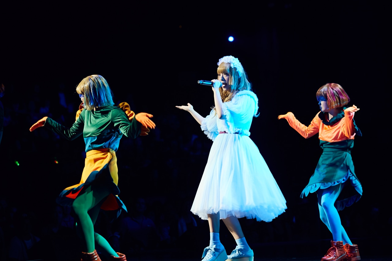 きゃりーぱみゅぱみゅ「スカパー！SUPER LIVE “KPP 5iVE YEARS PREMIUM LIVE in HAWAII”」の様子。