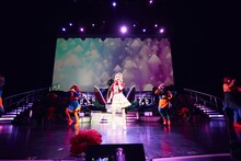 きゃりーぱみゅぱみゅ「スカパー！SUPER LIVE “KPP 5iVE YEARS PREMIUM LIVE in HAWAII”」の様子。