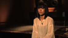 フジテレビ系「Love music 特別編　宇多田ヒカル ～ライナーノーツ～」のワンシーン。