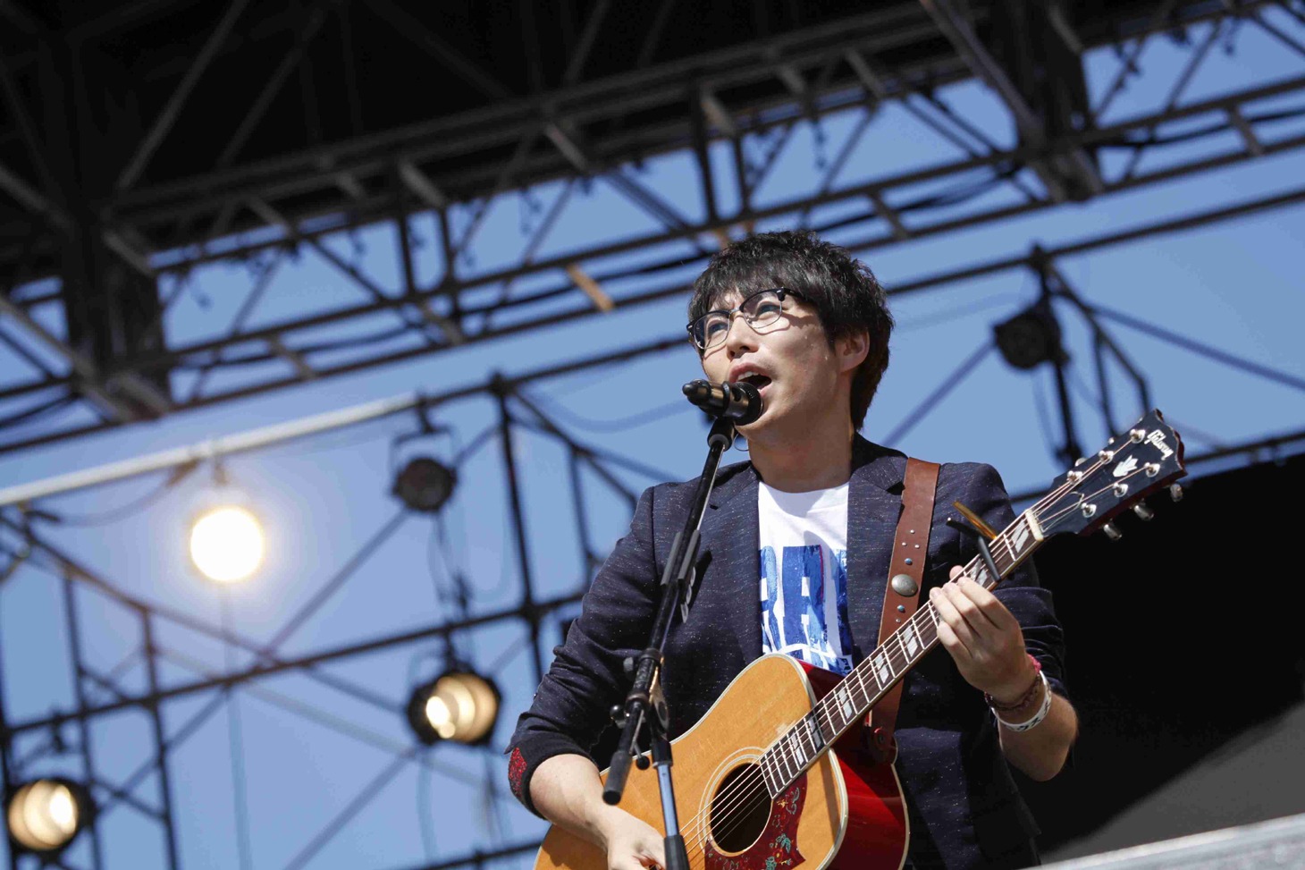 高橋優（写真提供：Warner Music Japan）