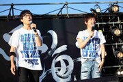 青木隆治と高橋優。(写真提供:Warner Music Japan)