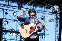 高橋優（写真提供：Warner Music Japan）