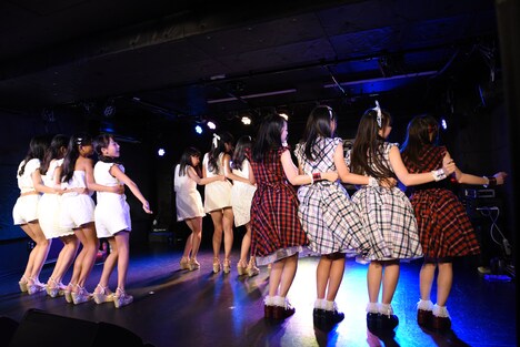 ハコイリ▽ムスメとRYUTistによるコラボレーションの様子。