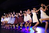 今年9月に新潟・SHOW!CASE!!で行われた合同ライブ「PENGUIN DISC presents『ハコイリ▽ムスメ×RYUTist』」の様子。