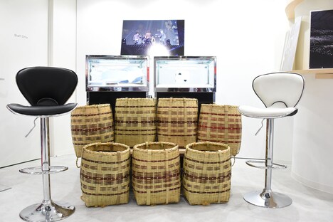 超特急が「BULLET TRAIN ONEMAN SHOW SPRING HALL TOUR2015」で使用したカゴ。実際に背負うことができる。