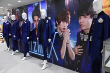 PrizmaX「UP＜UPBEAT」の衣装。