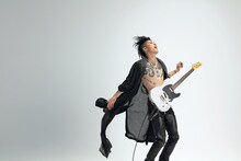 「MIYAVI×SUKITA」の1ぺージ。