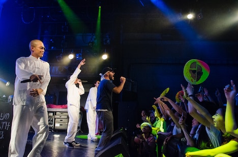 TOKYO HEALTH CLUBとMACKA-CHIN。(Photo by Ena Yanai)