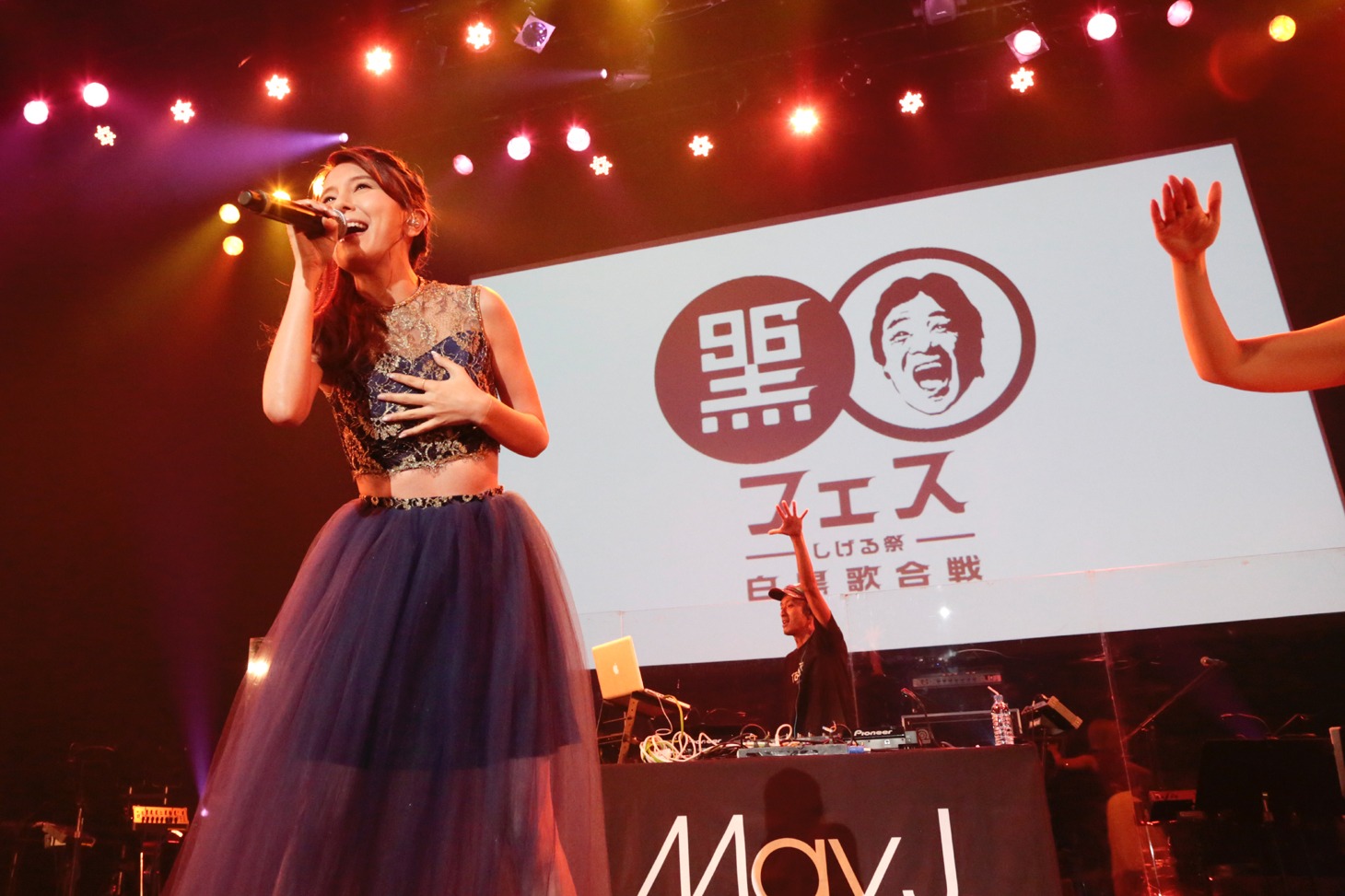 May J.（写真提供：ハッツアンリミテッド）