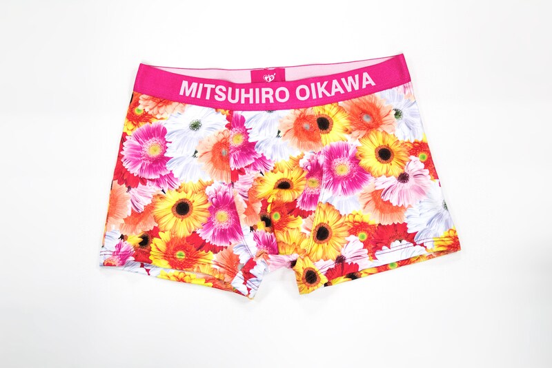 「及川光博 ワンマンショーツアー2016『Punch-Drunk Love』」初回限定盤特典の「パンチラ☆ボクサーパンツ」。