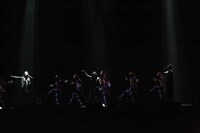 KREVA、三浦大知、EL SQUAD、YOKOI（WRECKING CREW ORCHESTRA）がコラボレーションする様子。