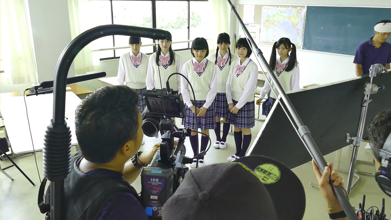 CM撮影の様子。（写真提供：ビクターエンタテインメント）