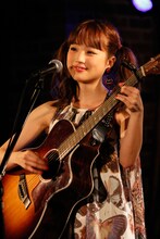 瀬川あやか（提供：ポニーキャニオン）