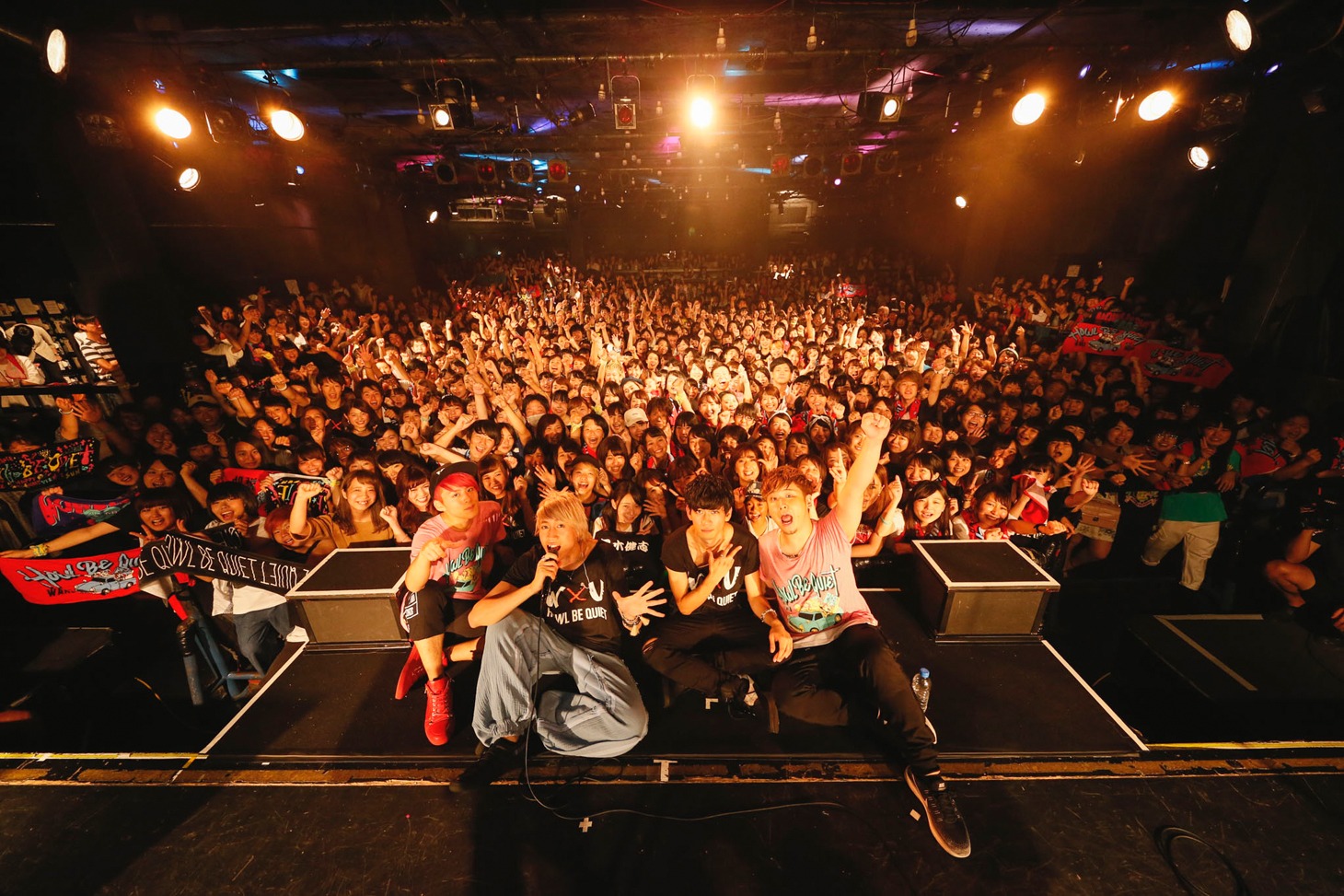 HOWL BE QUIET「Wake We Up! Special One Man Live!!」の様子。（写真提供：ポニーキャニオン）