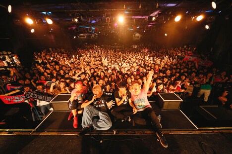 HOWL BE QUIET「Wake We Up! Special One Man Live!!」の様子。  (写真提供:ポニーキャニオン)