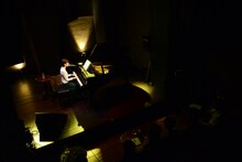 9月11日に東京・STAR PINE'S CAFEで行われた、南壽あさ子のニューシングル「flora」発売記念イベントの様子。