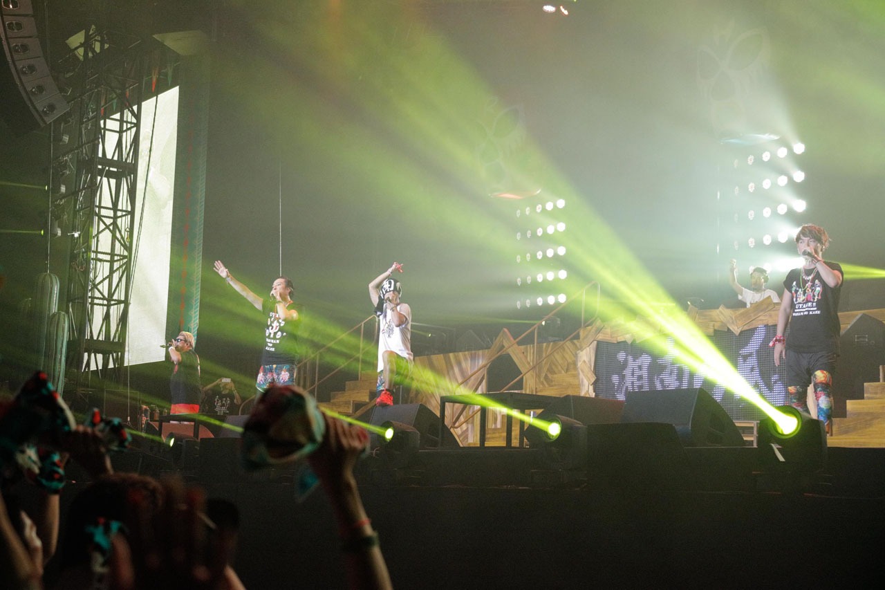 「“湘南乃風” 宴 ～俺たちと一緒にタオルまわさねぇか!! TOUR2016～」の様子。（写真提供：TOY'S FACTORY）