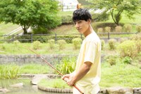 「次ナルTV-G」MCのユースケ（超特急）。