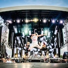 ONE OK ROCK史上最大規模ワンマンで“世界一大事な”11万人を圧倒