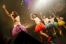 チームしゃちほこ「LIVE HOUSE TOUR 2016 ～紅葉しに行こうYO！行脚だぎゃぁ～」福岡・DRUM LOGOS公演の様子。（撮影：SAMURAI 濱本英介）