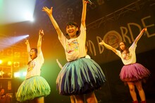 チームしゃちほこ「LIVE HOUSE TOUR 2016 ～紅葉しに行こうYO！行脚だぎゃぁ～」福岡・DRUM LOGOS公演の様子。（撮影：SAMURAI 濱本英介）