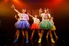 チームしゃちほこ「LIVE HOUSE TOUR 2016 ～紅葉しに行こうYO！行脚だぎゃぁ～」福岡・DRUM LOGOS公演の様子。（撮影：SAMURAI 濱本英介）