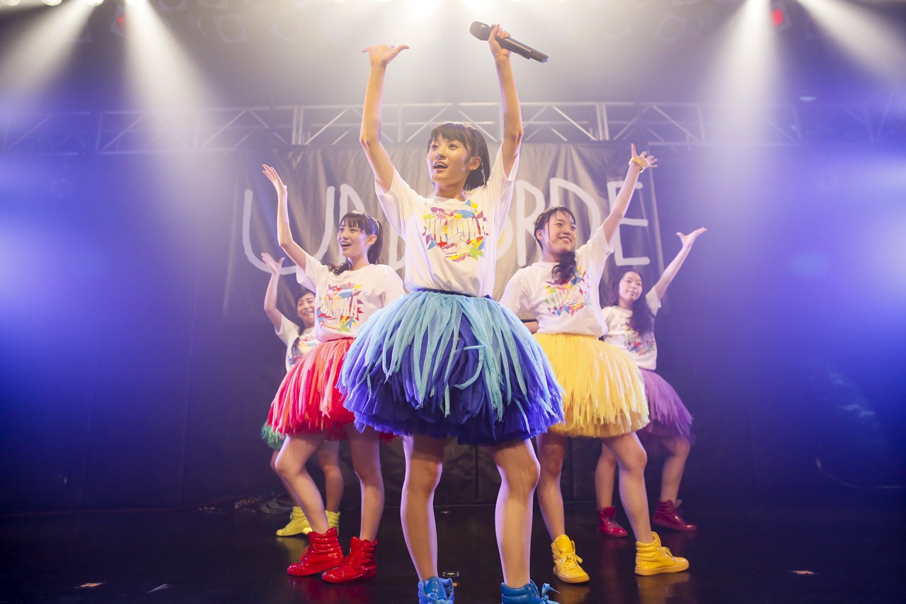 チームしゃちほこ「LIVE HOUSE TOUR 2016 ～紅葉しに行こうYO！行脚だぎゃぁ～」福岡・DRUM LOGOS公演の様子。（撮影：SAMURAI 濱本英介）