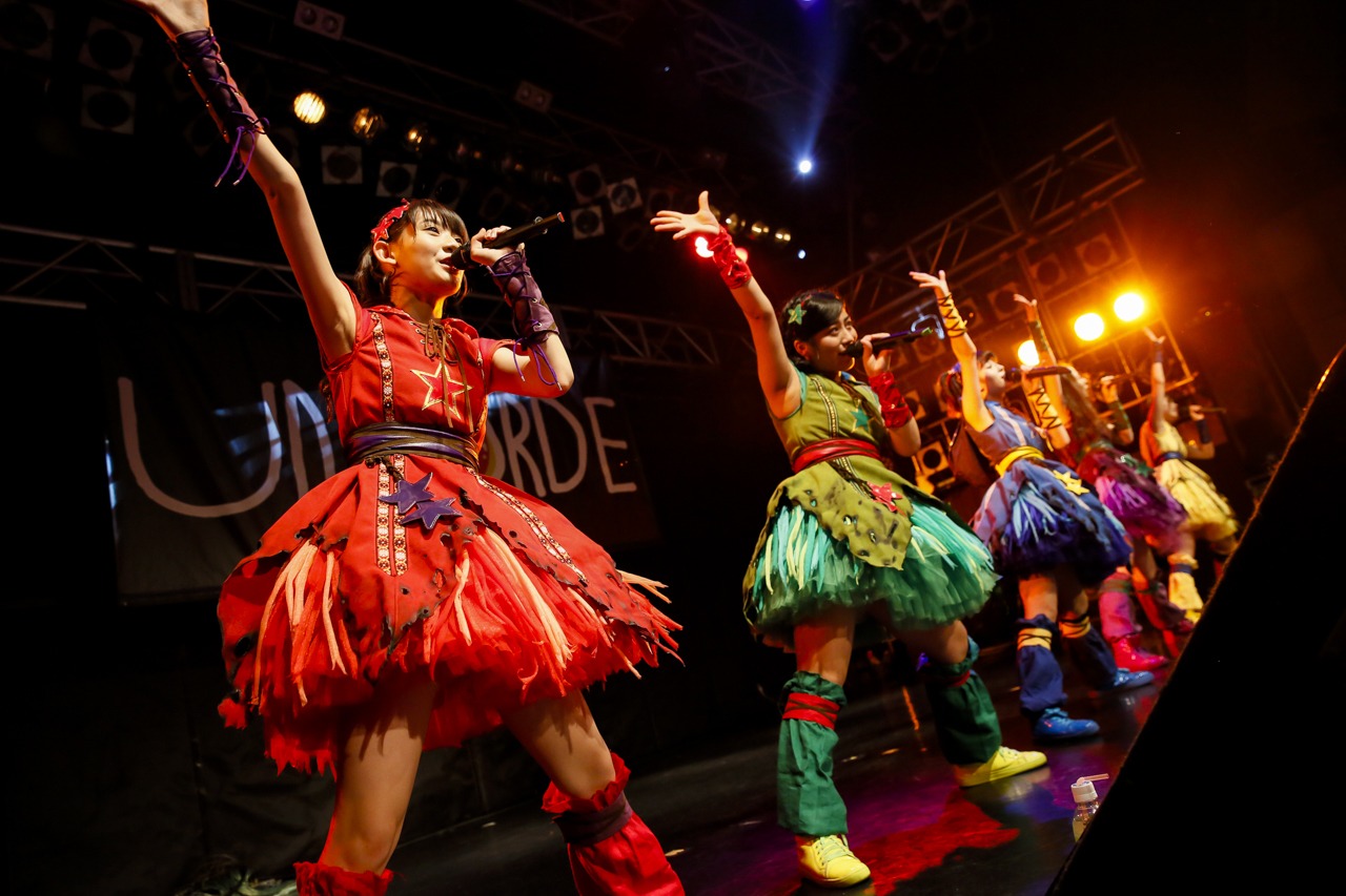 チームしゃちほこ「LIVE HOUSE TOUR 2016 ～紅葉しに行こうYO！行脚だぎゃぁ～」福岡・DRUM LOGOS公演の様子。（撮影：SAMURAI 濱本英介）