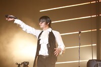 櫻井敦司（Vo）（撮影：堀田芳香）