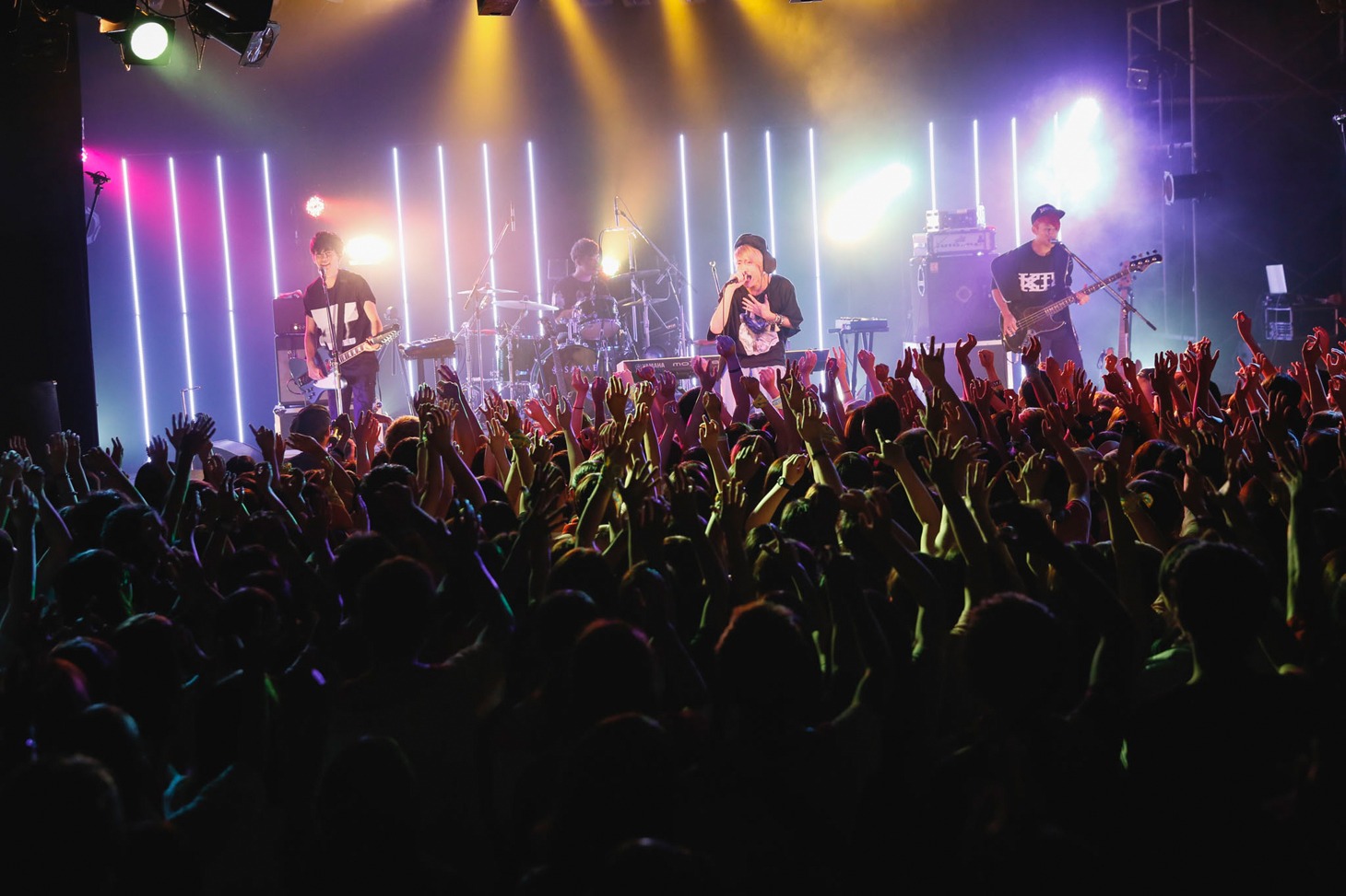 HOWL BE QUIET「Wake We Up! Special One Man Live!!」の様子。（写真提供：ポニーキャニオン）