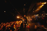 HOWL BE QUIET「Wake We Up! Special One Man Live!!」の様子。（写真提供：ポニーキャニオン）