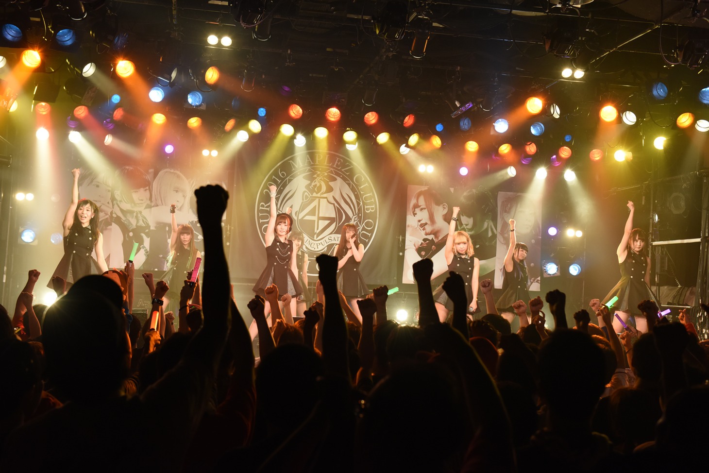 「MAPLEZ CLUB QUATTRO TOUR 2016 -RUMBLING, PULSATION-」ツアーファイナルの様子。