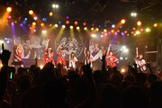「MAPLEZ CLUB QUATTRO TOUR 2016 -RUMBLING, PULSATION-」ツアーファイナルの様子。