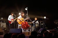 「藤原さくらワンマンツアー2016『good morning』～second verse～」東京・恵比寿ザ・ガーデンホール公演の様子。（Photo by Otatsu）