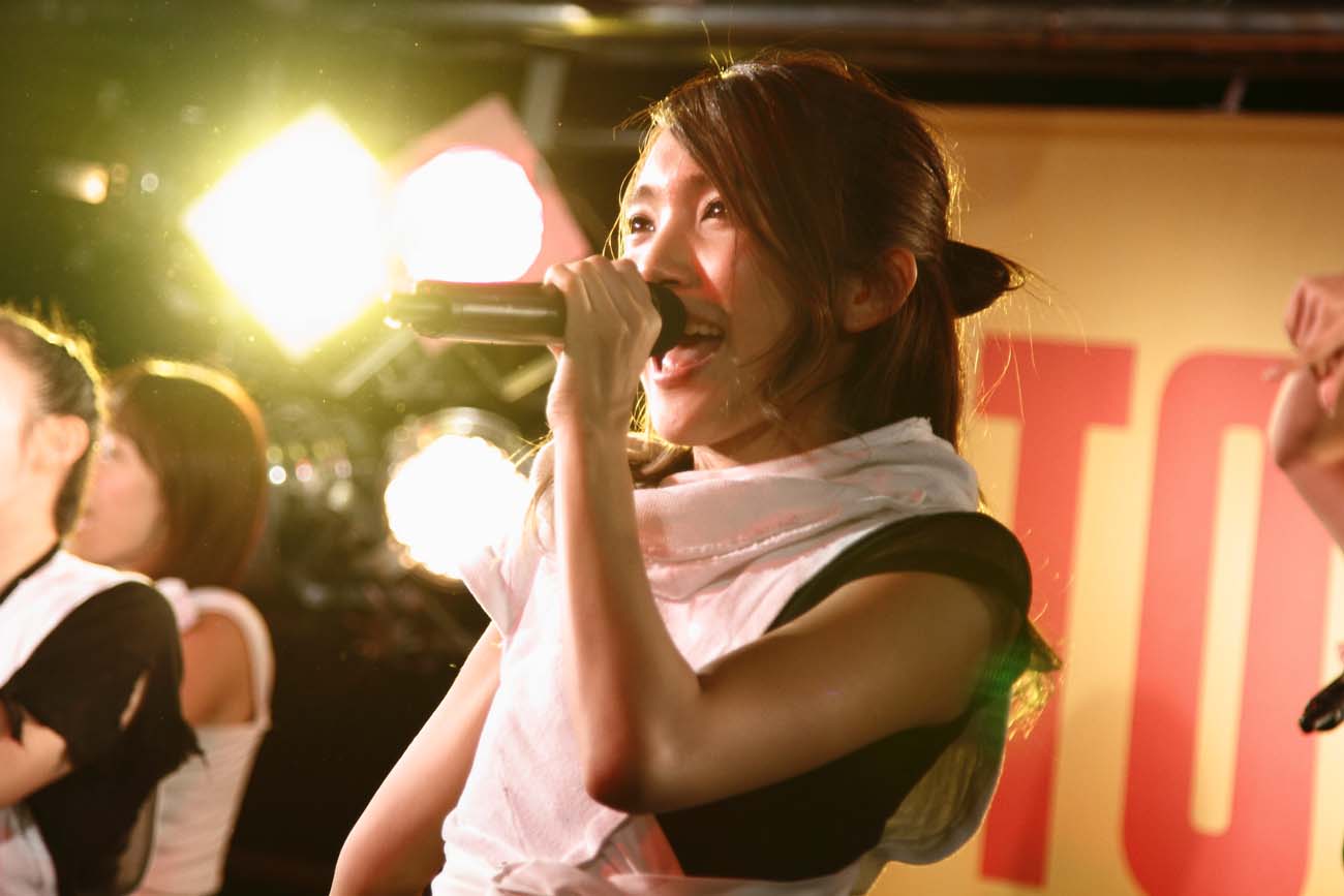 ひめキュンフルーツ缶「伊予魂乙女節」リリース記念インストアイベントの様子。（撮影：オオタシンイチロウ）