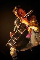 長渕剛（Photo by Tetsuya Tsuji）